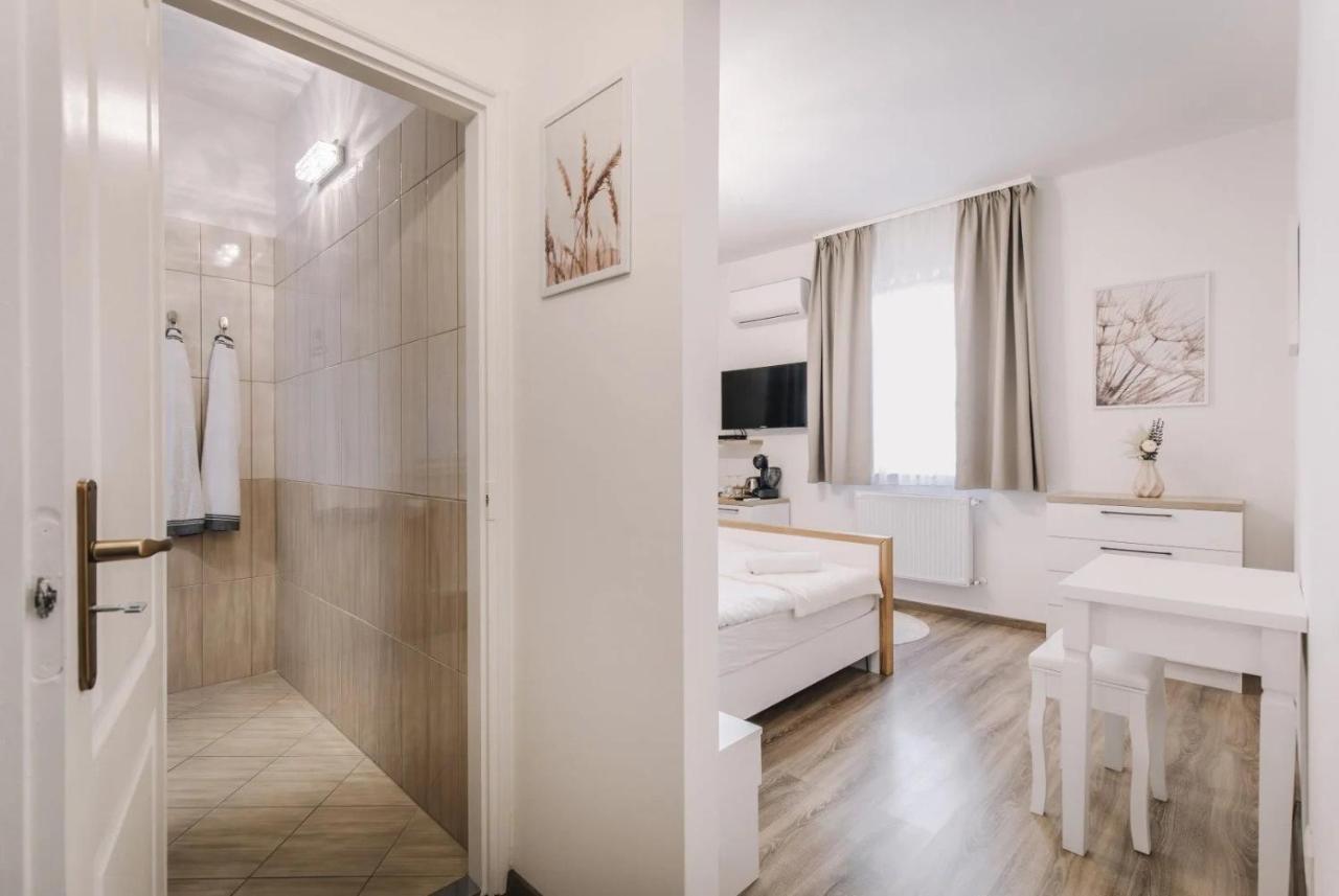 Apartmanhaz Soho Ráb Exteriér fotografie