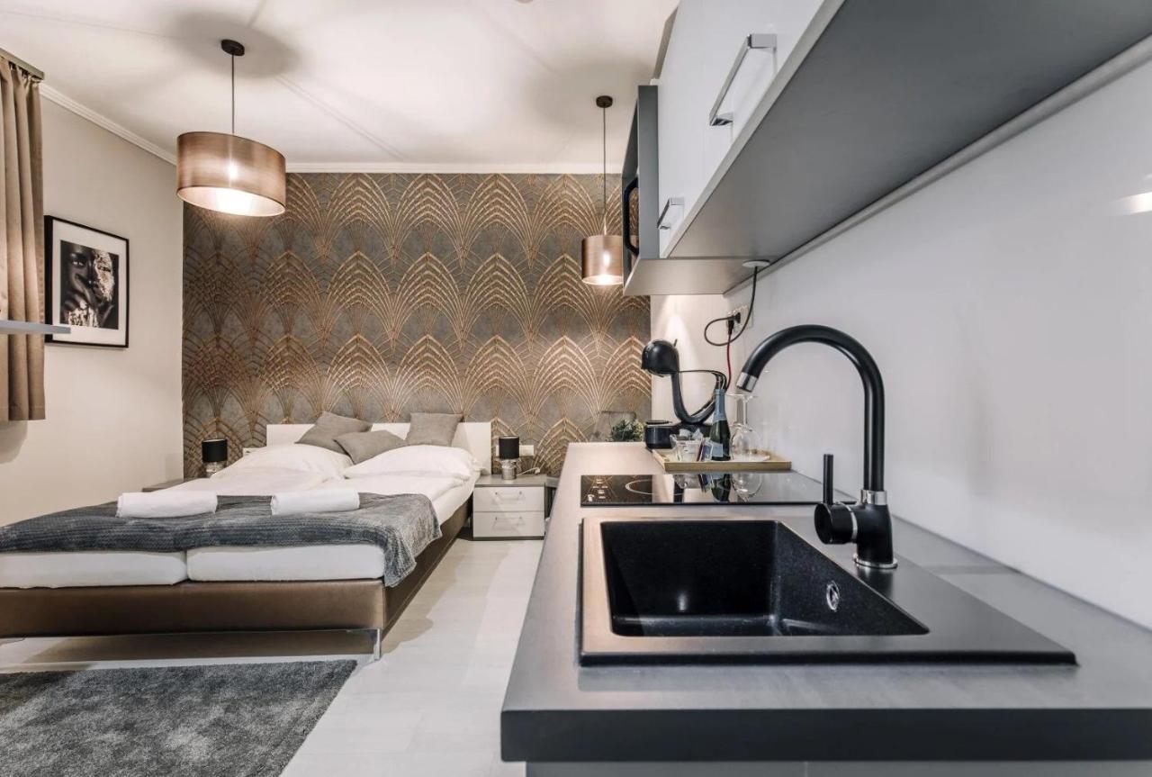 Apartmanhaz Soho Ráb Exteriér fotografie