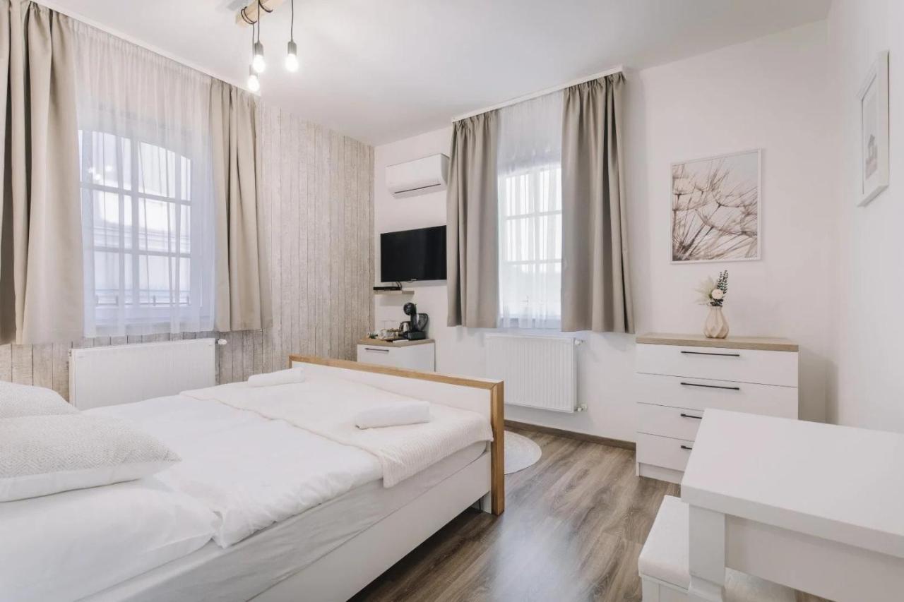 Apartmanhaz Soho Ráb Exteriér fotografie
