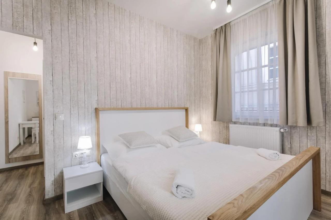 Apartmanhaz Soho Ráb Exteriér fotografie