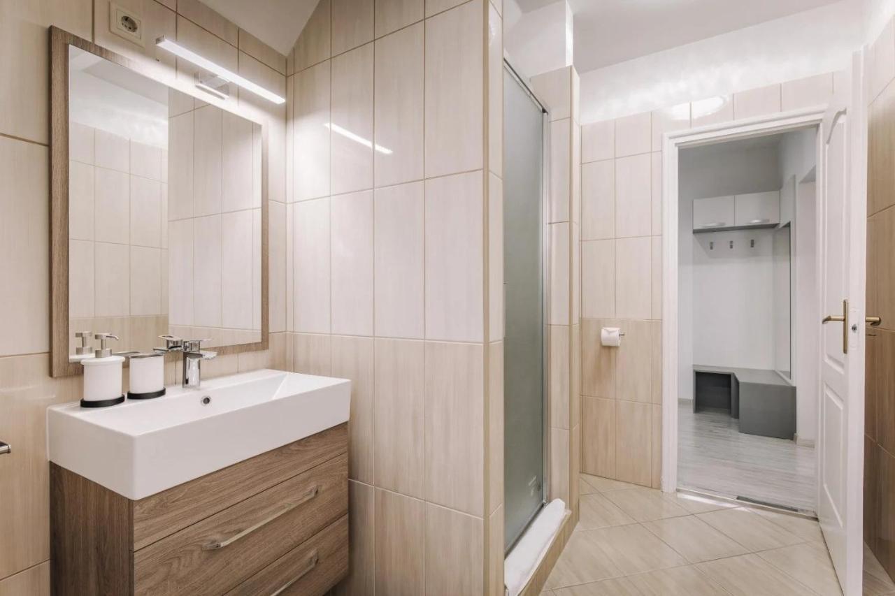 Apartmanhaz Soho Ráb Exteriér fotografie