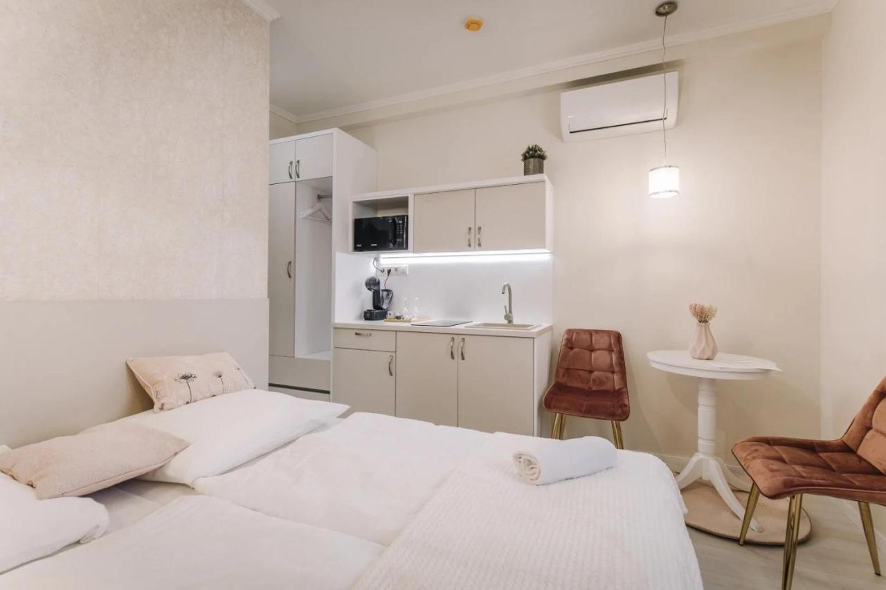 Apartmanhaz Soho Ráb Exteriér fotografie